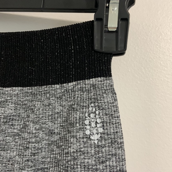 NWOT FP Movement Prajna Bike Shorts Heather Grey - Picture 6 of 12